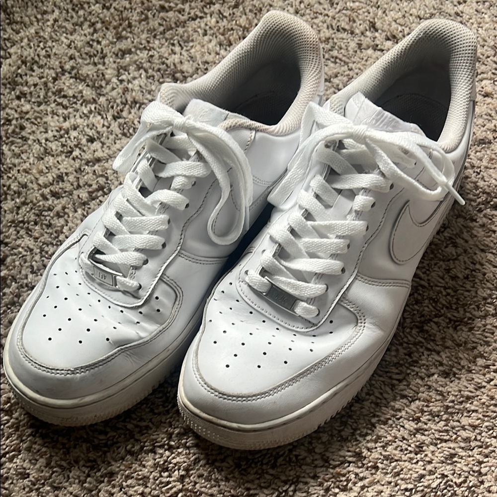 Nike Men's Air Force 1 ‘07 size 9.5 GUC
